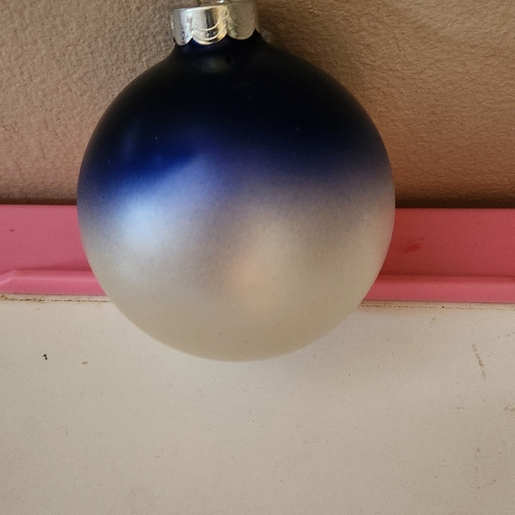 New York NY Yankees Glass Ball Christmas Ornament 1999 World Series Champions - Picture 5 of 5